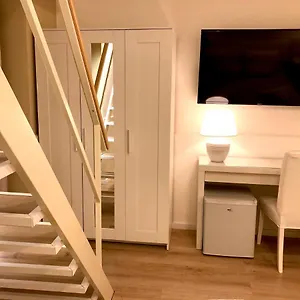 https://borgo-empedocle-house.taorminaitalyhotels.com