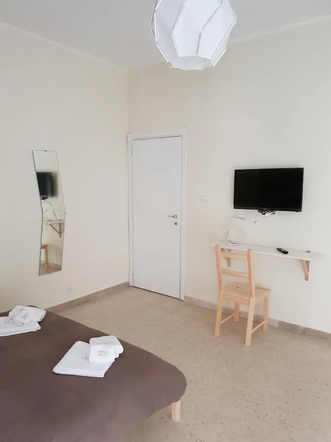 Perla Sicula Bed & Breakfast Katanya İtalya